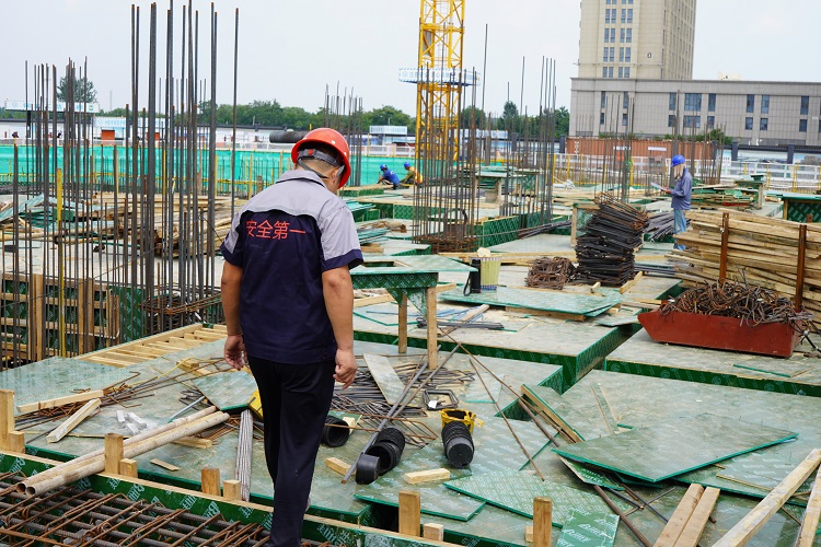 塑面/覆塑建筑模板：構(gòu)筑高品質(zhì)建筑工程的可靠基石
